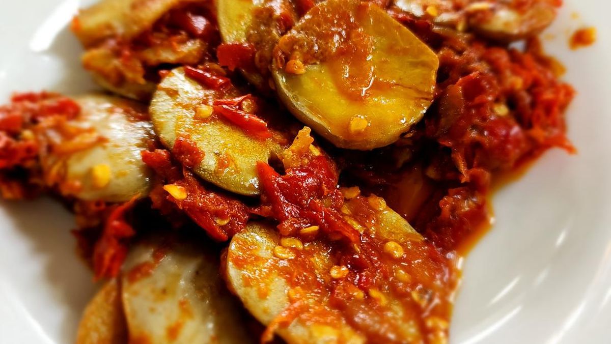 1. Jengkol Balado Pedas Khas Ranah Minang